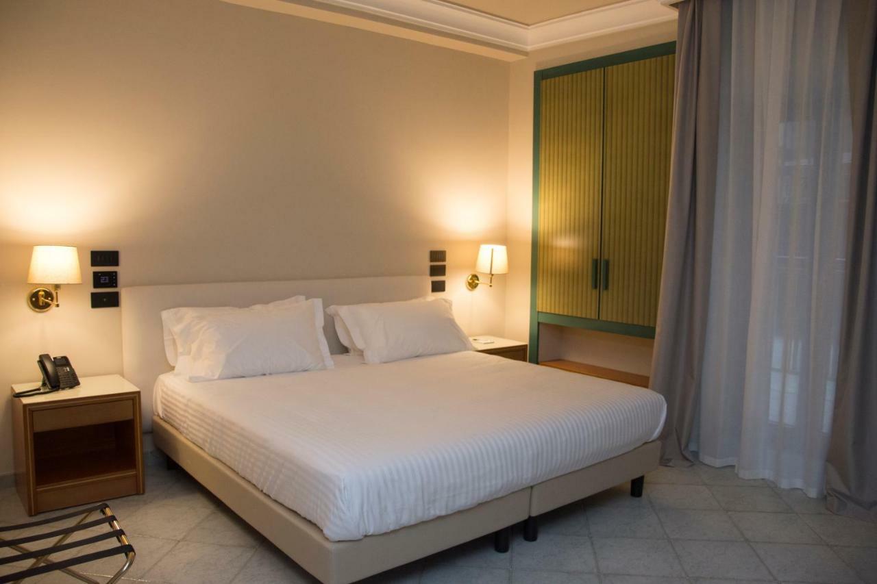 Hotel Commercio บัตตีปาลเลีย ภายนอก รูปภาพ